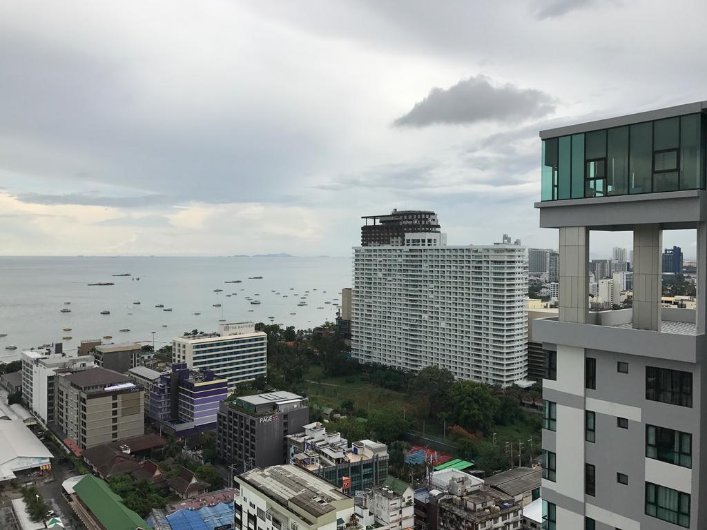 Апартаменты The Base Highfl Seaview Паттайя Экстерьер фото