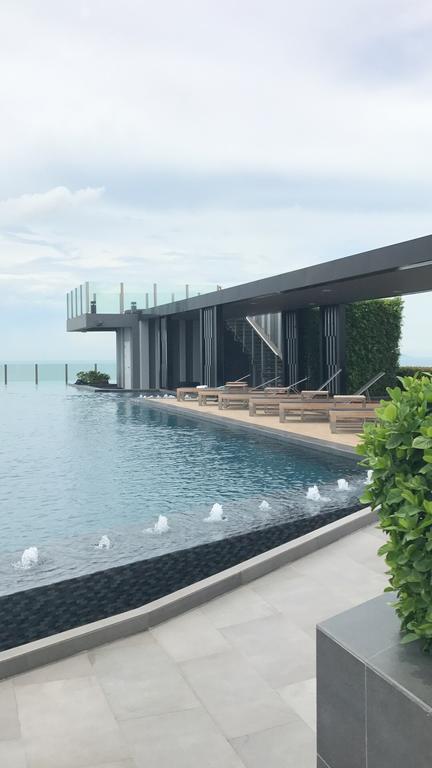 Апартаменты The Base Highfl Seaview Паттайя Экстерьер фото