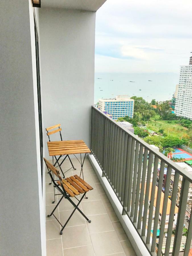 Апартаменты The Base Highfl Seaview Паттайя Экстерьер фото